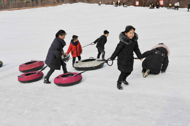 寒冬娱乐哪里去石膏山梦幻冰雪世界欢迎你