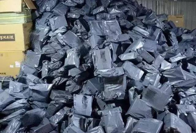 清华学霸的她,回国创业,用一个可循环的快递袋,向塑料污染宣战!