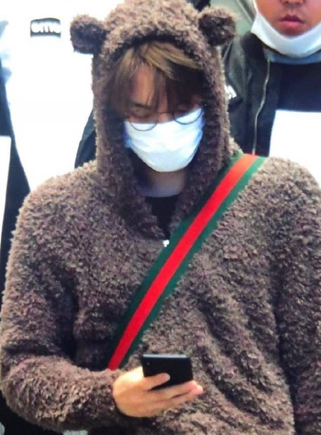 金钟仁有多疼罗恩?熊衣服也要跟侄子穿同款,"侄子傻瓜"本人了