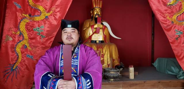 湖南长沙道士长沙万寿宫主持王三勇道长讲解为什么现在的年轻人不愿意