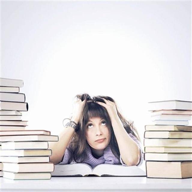 二年级的男孩不愿意写作业,说自己不想活了,作