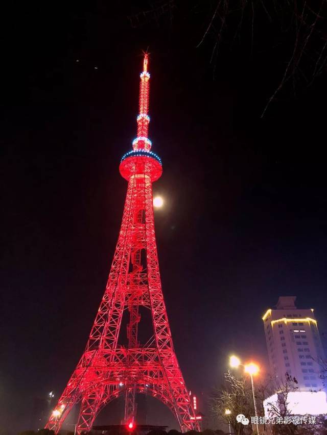 圈传的最火热的估计就是拥有海门"埃菲尔铁塔"之称的海门广播电视塔了