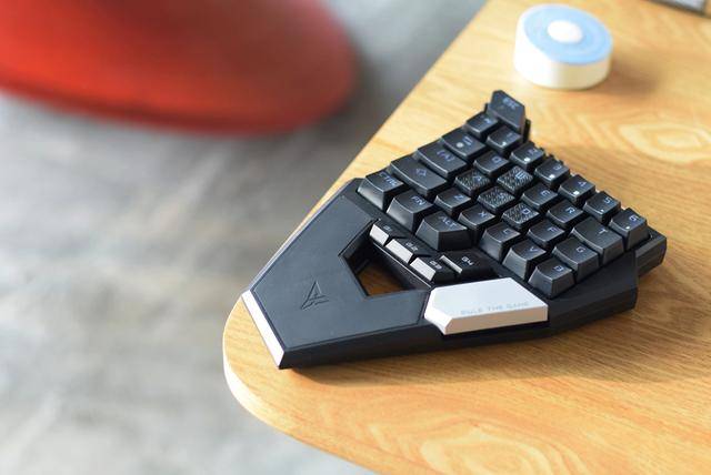 单手键盘 定制轴体,飞智推出手木蝎一体式手游机械键盘!