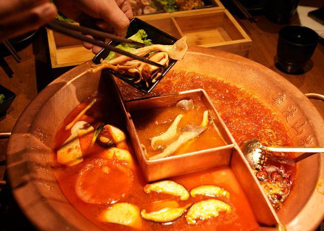 好吃到爆!"火锅 卤味"开创19年网红火锅新纪元