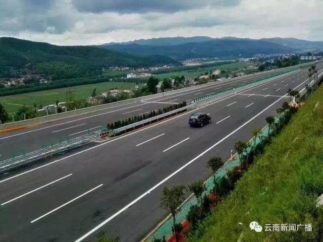 鐵路擴能改造竣工,崑玉蒙河提速改造開行動車,成貴高鐵雲南段建成通車