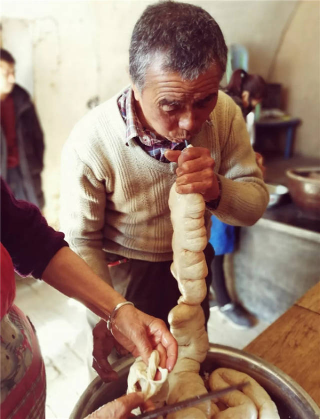 猪灌肠,让人边看边流口水的美食