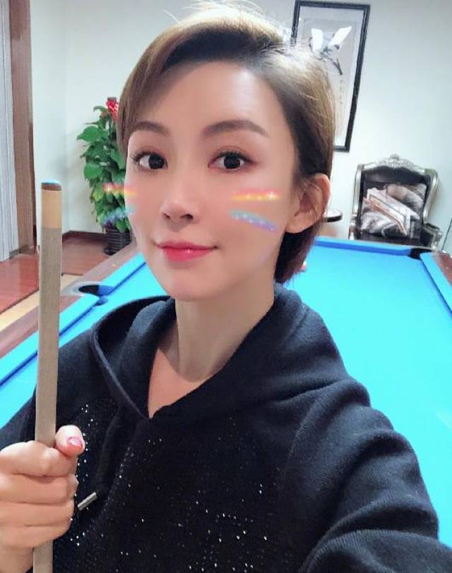 中国最美台球裁判，曾因身材出众引争议，人气很高却依然单身