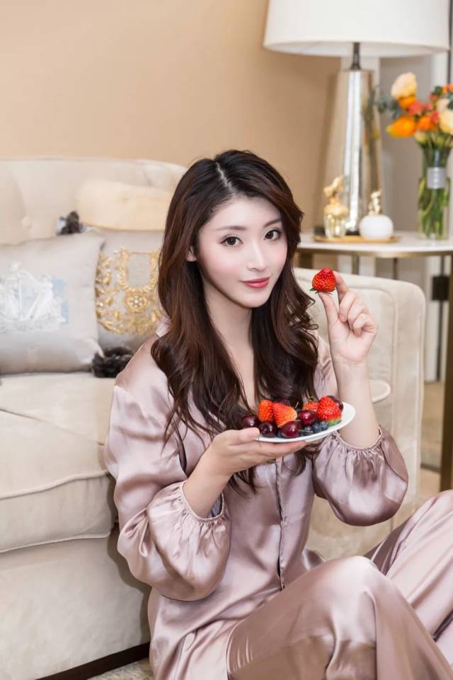 从"颜值控"到"面料控"