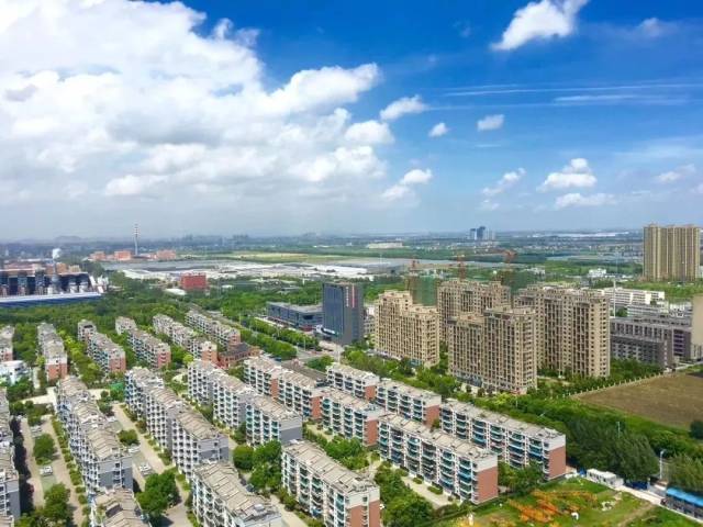 借小城镇环境综合整治的东风,临江街道成功创建为浙江省卫生街道.