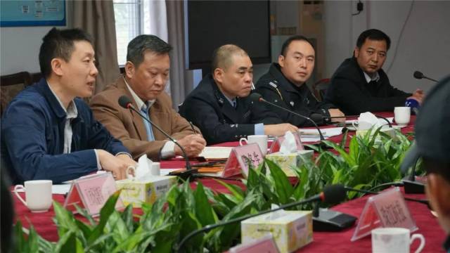 禅城区委宣传部副部长陈冬生主持发布会