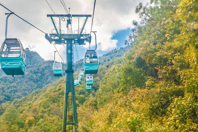 实拍腾冲云峰山九十度斜坡海拔2445米有一口井水科学无法解释