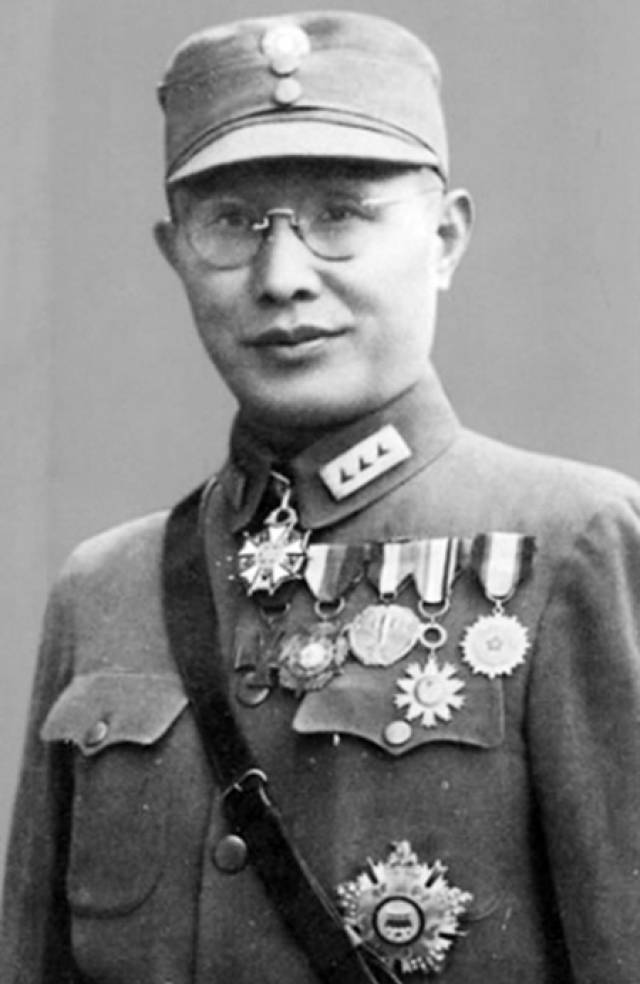 揭秘抗战时期蒋介石军事集团,麾下四大部长都是谁?
