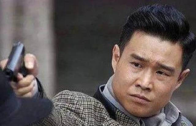 长贵的扮演者叫做王小宝,他因为自己非常的老实稳重,所以赵本山给他