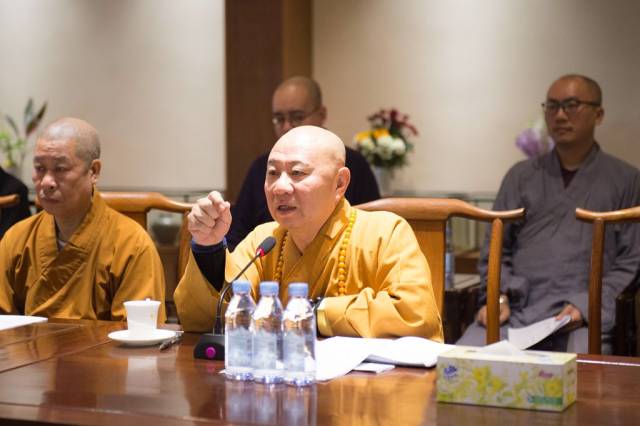 广州光孝寺方丈明生大和尚对寺院的建设和管理等各方面进行了总结,并
