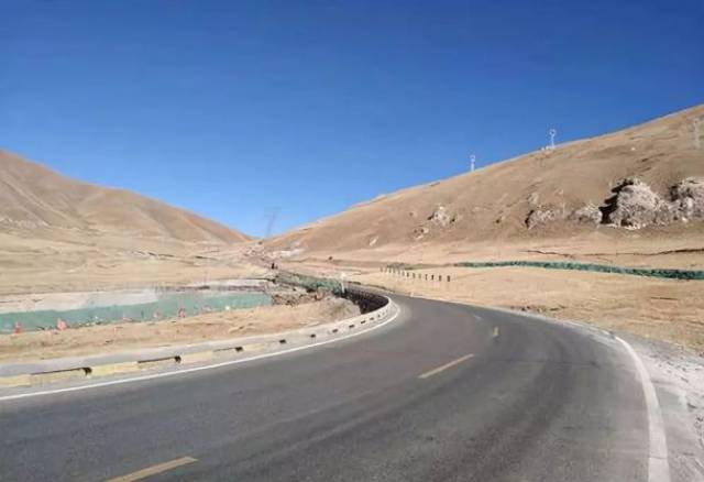 国道109线2680km至2708km处有急弯,桥梁,陡坡.4.