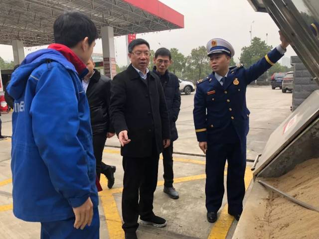 石鼓区委副书记,区长刘浪带队开展春节前消防安全检查