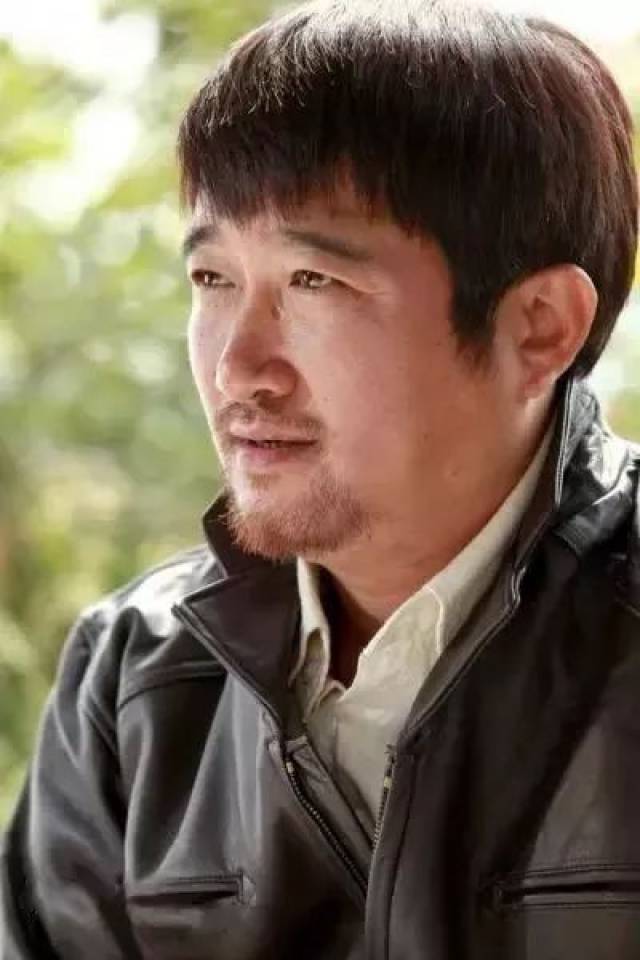 就是柿红心心念念的长安哥 ——导演,编剧兼主演沈航!