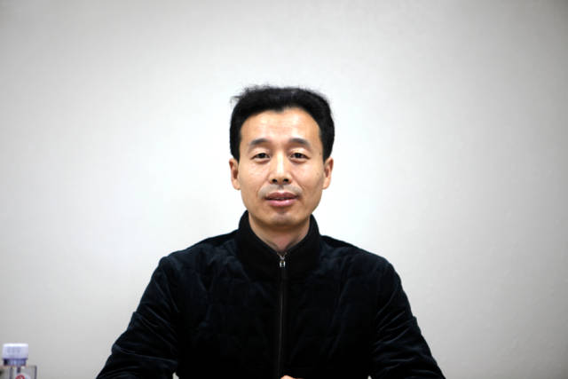 申友生物技术有限公司会议室举行,郑州市人社局高新分局副局长刘必高