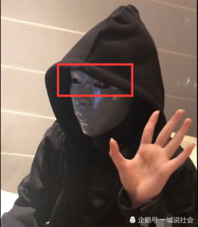 骚白眼神太犀利,吉尼斯认证现场主持人都被吓坏了