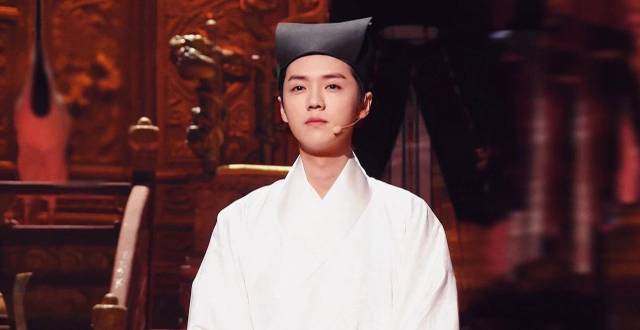 29岁鹿晗化身"白脸书生",古装造型青涩秀气,又有男人味!