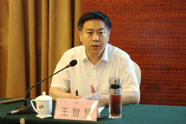 5月28日,市委副书记王智慧主持召开"3 n"扶贫工作