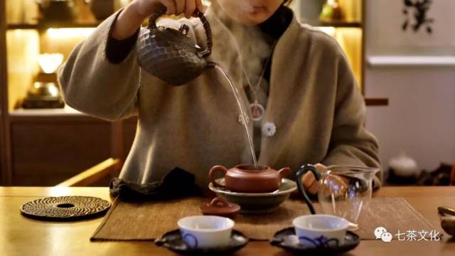 喝茶的标准动作,喝茶的动作,请你喝茶动态图片(第12页)_大山谷图库