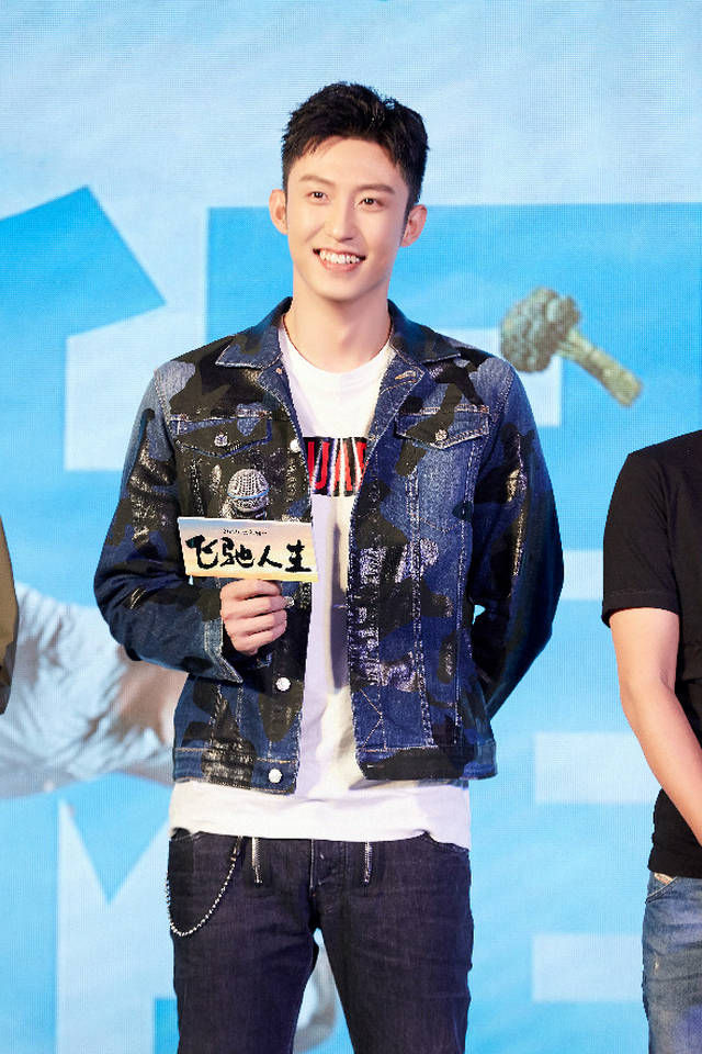 韩寒变戏精被爆是爱的代驾 《飞驰人生》韩信