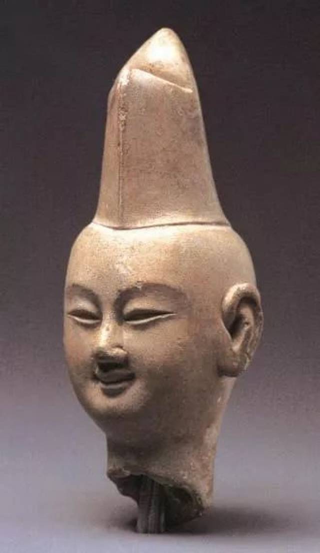 北魏洛阳永宁寺塔基遗址新出土的彩绘泥塑造像