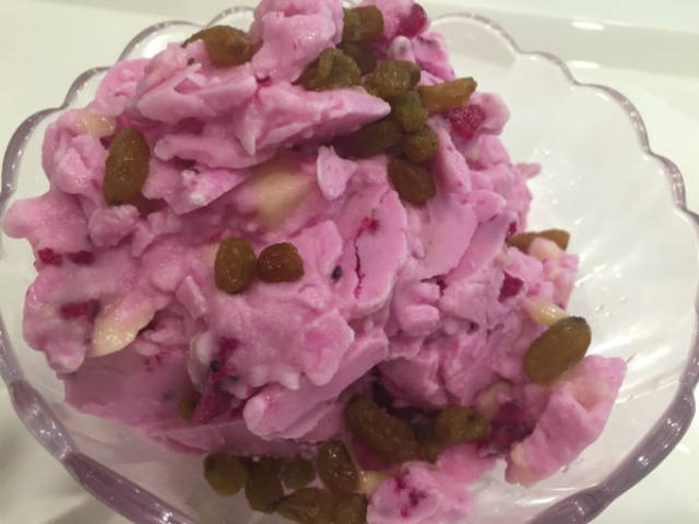 水果炒冰~海南必吃美食之一~火龙果加香蕉,很冰很甜