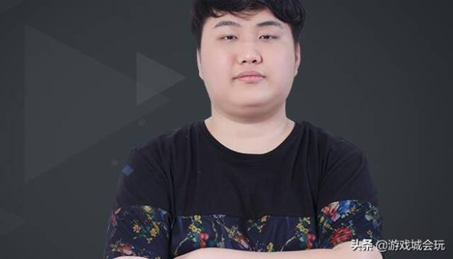 shinyruo在这之前曾经是斗鱼一线lol主播,也是公认的