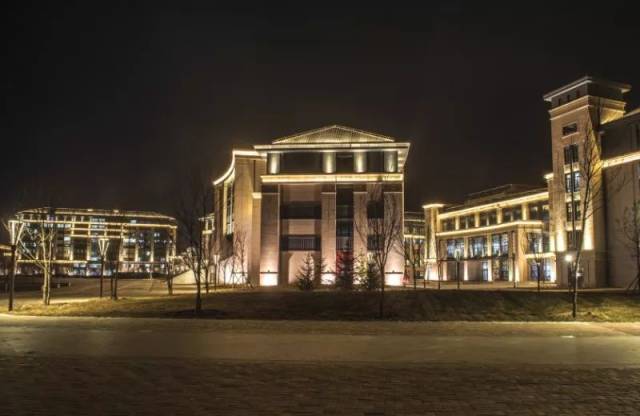 "大学城灯光秀"成辽源新景观