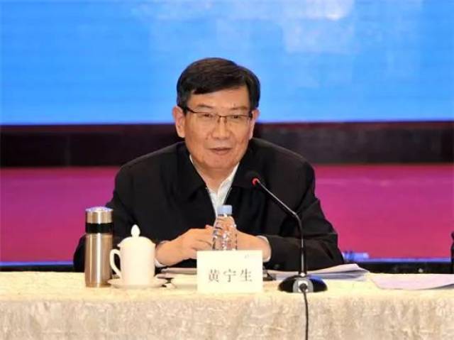 2013年,他由中国科学院广州分院(省科学院)院长转任广东省科技厅厅长