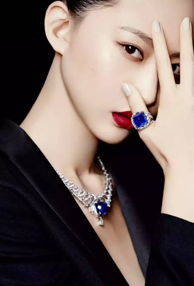 2 王雯萱 北京工商大学 本科在读 说起王雯萱小姐姐可是大有来头 她