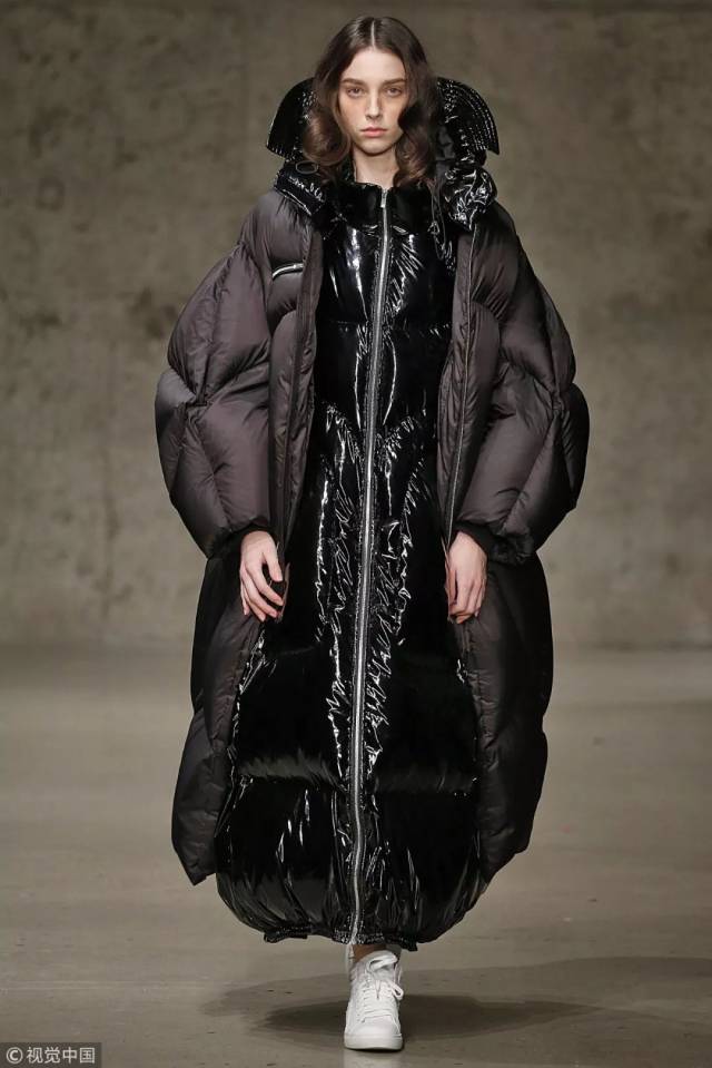 别老盯着爆款买,这些小众羽绒服你也该了解一下