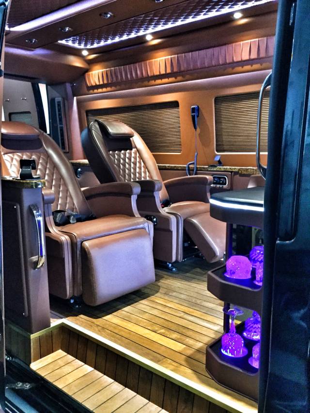 北京ford新全顺内饰改装 最求完美内饰设计