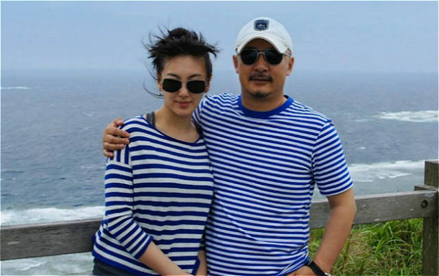 张雨绮与陌生男子现身新加坡餐厅,两人举止亲