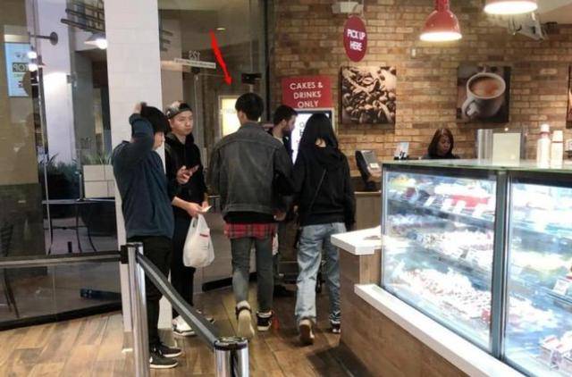 张恒被郑爽父母认可,旅游被网友多次偶遇,郑爽