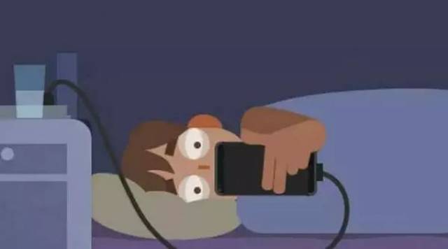 原因竟然是 边充电边玩手机!