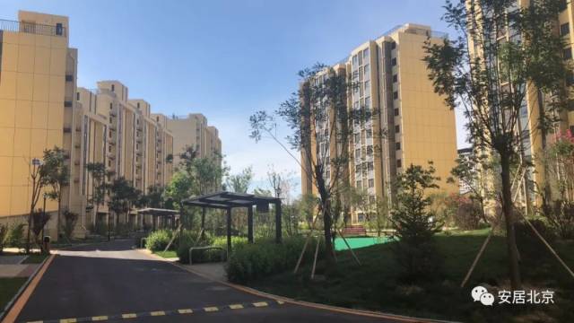 附近的燕保·阜盛家园公租房项目签约入住了位于地铁房山线良乡大学城
