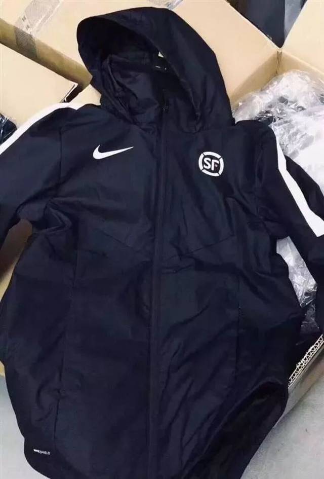 顺丰花1亿为员工定制耐克工作服你喂员工吃草却指望他们有狼性