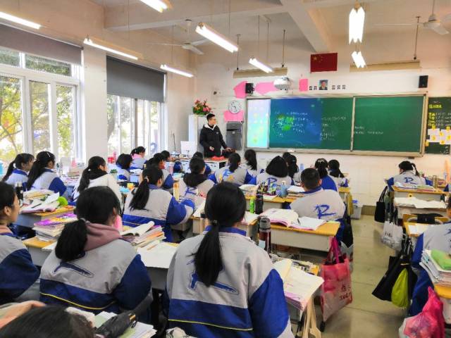 丨"师大情·母校行"活动分享第一弹——师大学子回访浙江省瑞安中学