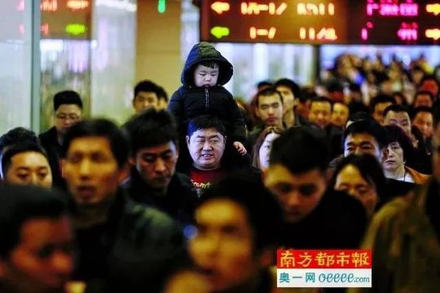 25岁女孩整容成歪嘴:毁了我一生!医院只赔500