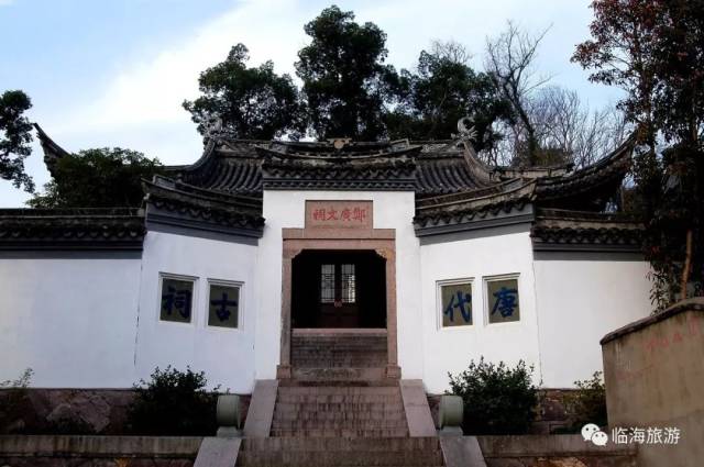 知否知否,应是暗香浮动!郑广文祠内的腊梅已开,是时候约一波了