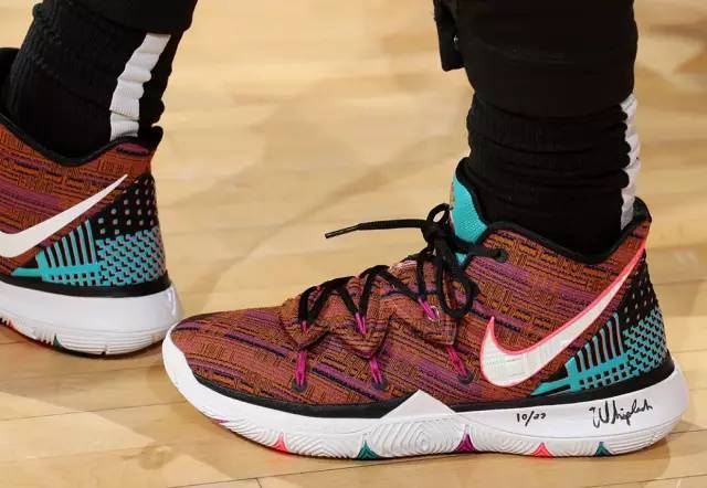 骚气的欧文5黑人月只有球员版?