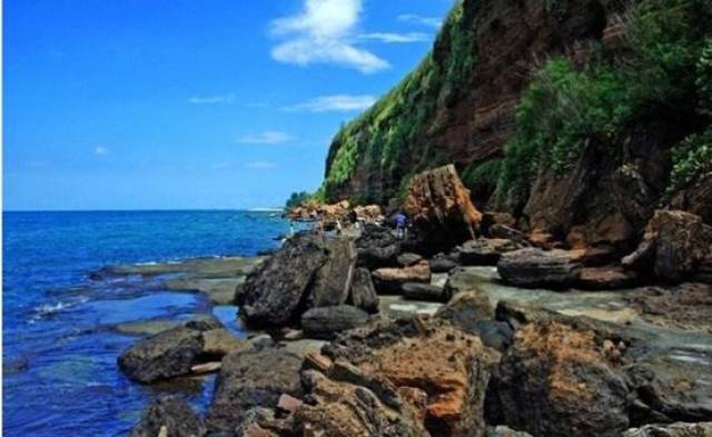 拖伞,潜水,漂移艇等特色海洋体育旅游项目,沿途可欣赏猪仔岭,斜阳岛