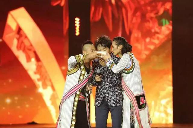 这首酒歌越唱越火了《傈僳酒歌》