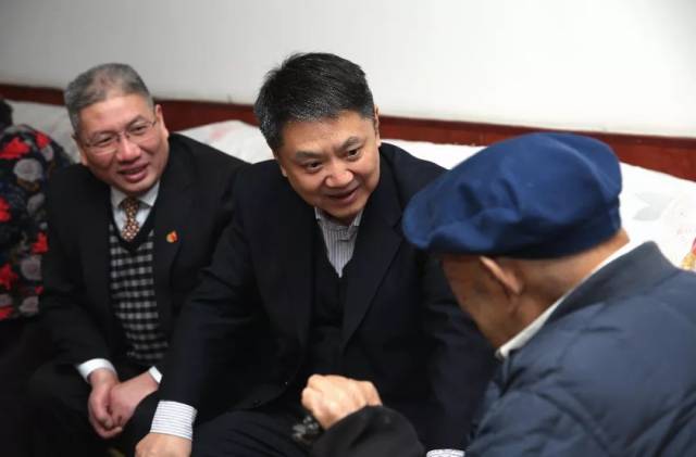 老干部活动的通知》,春节前夕,中国华电公司领导温枢刚,任书辉,杨清廷