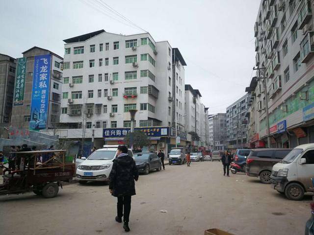 大巴山深处的通江洪口小镇:道路越来越宽,年味越来越浓!