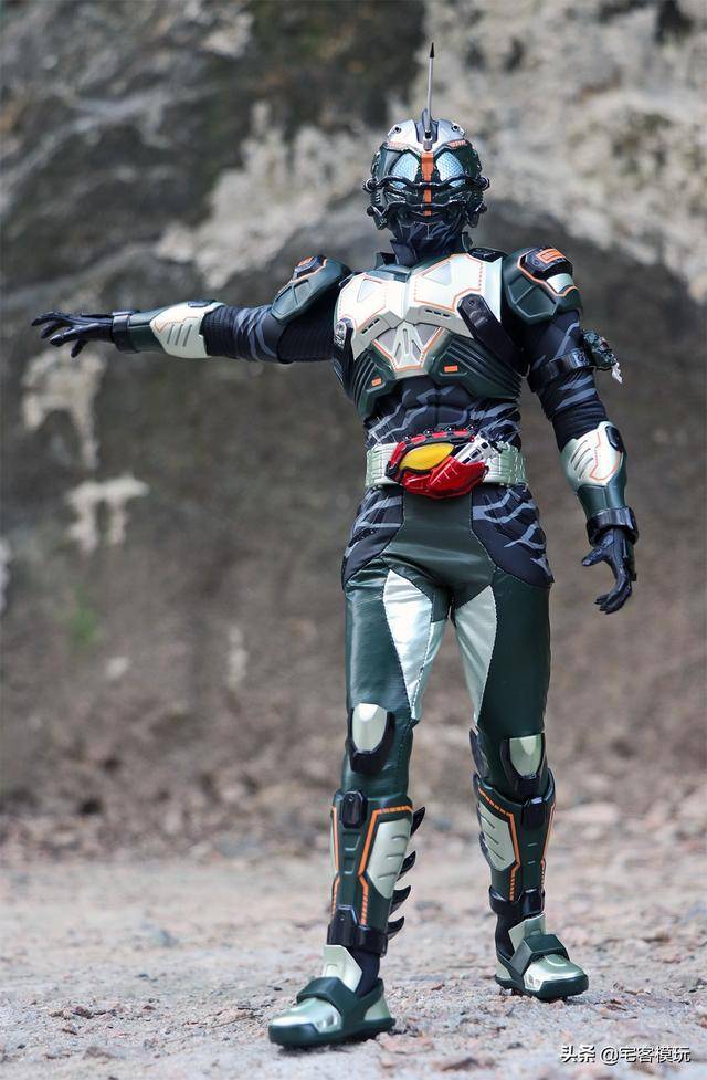 模玩秀:幪面超人阿玛逊 amazon neo alpha (ver. rah)