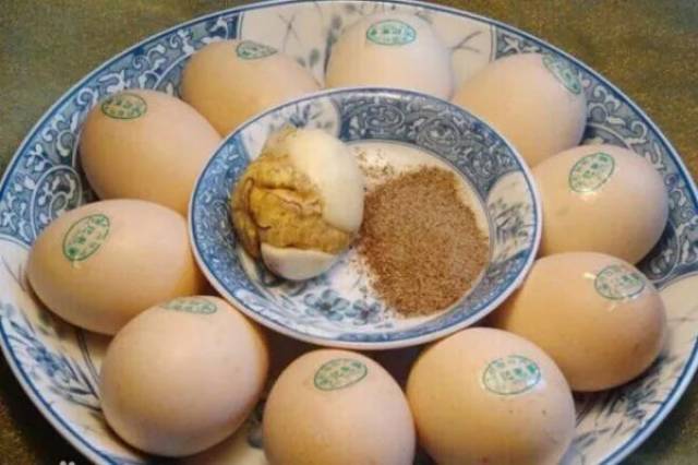 指的是经过孵化,但又未能孵出小鸡的鸡蛋,有的地区俗称毛蛋,忘蛋.